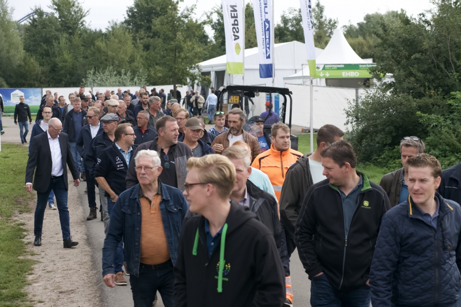 De beurs wordt druk bezocht