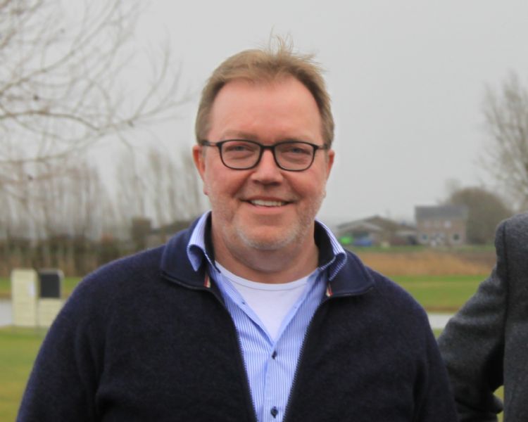 Hans Schaap gaat positief gestemd het nieuwe jaar in met HGM en Golfbaan Almkerk. Hans Schaap gaat positief gestemd het nieuwe jaar in met HGM en Golfbaan Almkerk.