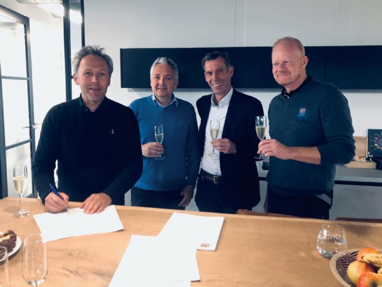 V.l.n.r.: Arie-Jan de Ridder, Frank de Ridder (beiden De Ridder BV), Michael van den Berg en Igor de Koning (beiden Old Course Loenen).