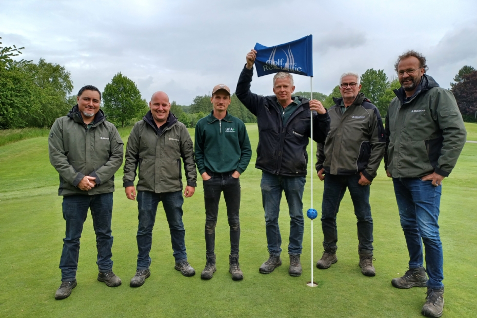 Het SBA-greenkeepersteam: Jimmy Sabono, Lammert Roos, Robin Roubos, John Boon, Ron Port en Rob Stegeman.